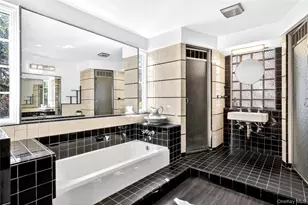 138 Payne Whitney Ln, Manhasset, NY 11030 - Photo 24