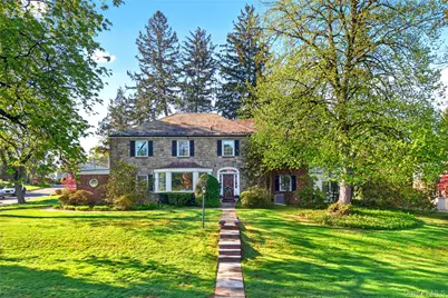 138 Payne Whitney Lane, Manhasset, NY 11030 - Photo 1
