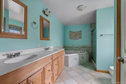 1 Peters Lane, Manhasset, NY 11030 - Photo 12