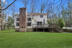 1 Peters Ln, Manhasset, NY 11030 - Photo 20