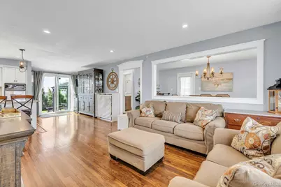 28 Rivera Lane, West Sayville, NY 11796 - Photo 4