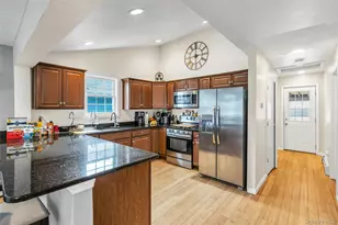 6 Oakwood Ave, Ronkonkoma, NY 11779 - Photo 6