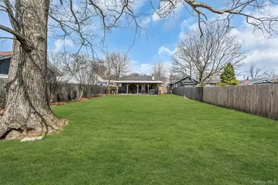 6 Oakwood Avenue, Ronkonkoma, NY 11779 - Photo 18