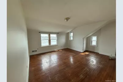 307 W Shore Road #5, Huntington, NY 11743 - Photo 2