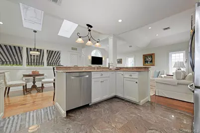 2953 Kinloch Road, Wantagh, NY 11793 - Photo 8