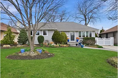 2953 Kinloch Road, Wantagh, NY 11793 - Photo 1