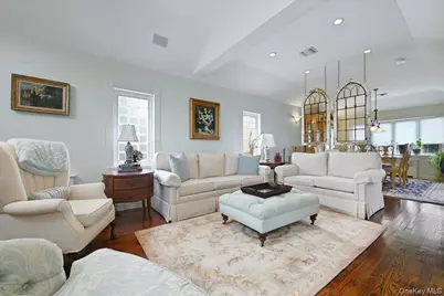 2953 Kinloch Road, Wantagh, NY 11793 - Photo 6