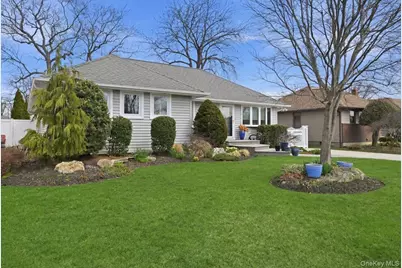 2953 Kinloch Road, Wantagh, NY 11793 - Photo 2