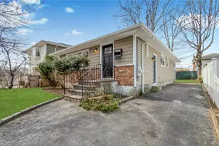 37 Decatur St, Roosevelt, NY 11575 - Photo 6