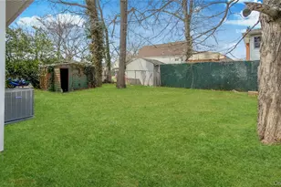 37 Decatur St, Roosevelt, NY 11575 - Photo 42