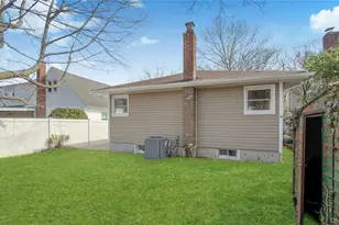 37 Decatur St, Roosevelt, NY 11575 - Photo 44