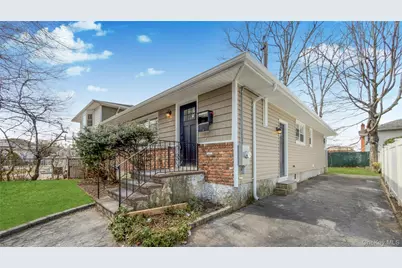 37 Decatur Street, Roosevelt, NY 11575 - Photo 8