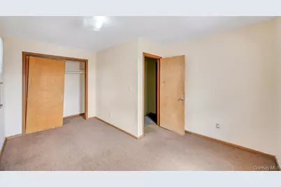 24 Pleasant Avenue, Roosevelt, NY 11575 - Photo 4