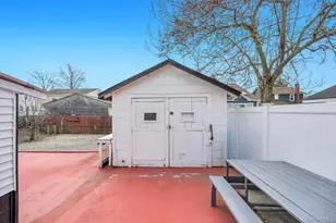 24 Pleasant Ave, Roosevelt, NY 11575 - Photo 26