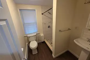 42 Hasbrouck St, Newburgh, NY 12550 - Photo 4