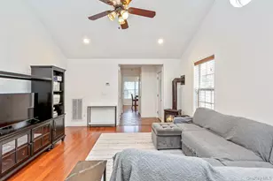 7 Possum Path, Coram, NY 11727 - Photo 6