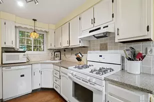 32 Thorn Ave, Mount Kisco, NY 10549 - Photo 18