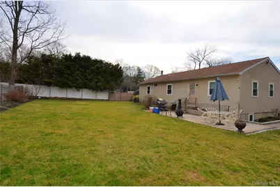 61 Manchester Road, Huntington, NY 11743 - Photo 14