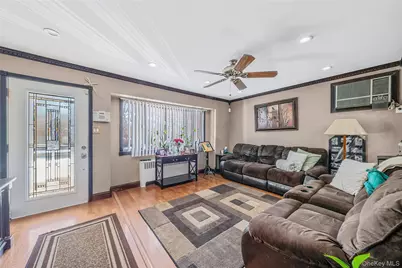 86 Overlook Drive, East Islip, NY 11730 - Photo 4