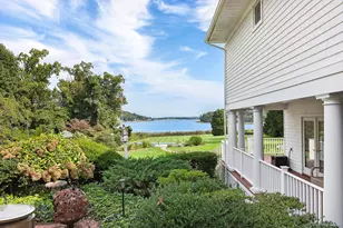 61 Factory Pond Rd, Locust Valley, NY 11560 - Photo 32