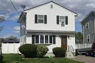 506 48th St, Lindenhurst, NY 11757 - Photo 2