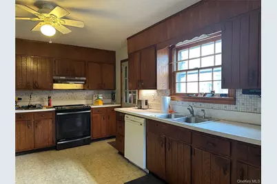 13 Ashwood Terrace, Newburgh, NY 12550 - Photo 10