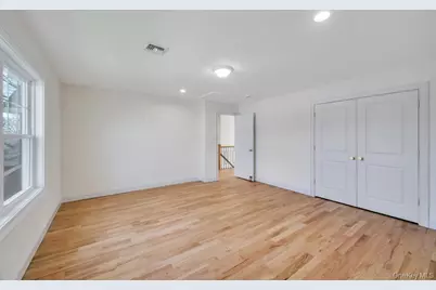89 West Avenue, Hicksville, NY 11801 - Photo 22