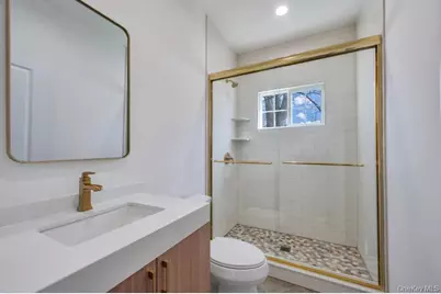 89 West Avenue, Hicksville, NY 11801 - Photo 24