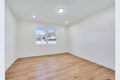 89 West Avenue, Hicksville, NY 11801 - Photo 18