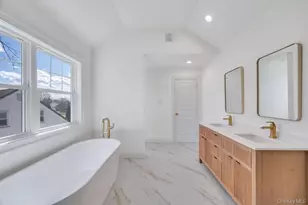 89 West Ave, Hicksville, NY 11801 - Photo 26