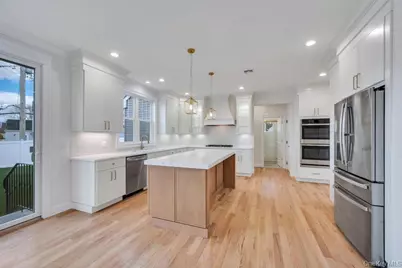 89 West Avenue, Hicksville, NY 11801 - Photo 6