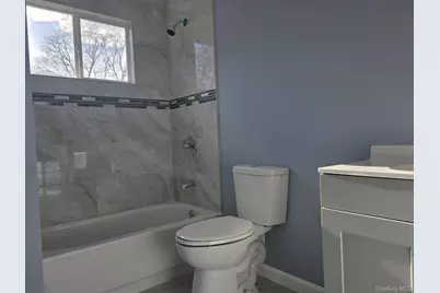 340 Half Mile Road, Central Islip, NY 11722 - Photo 6