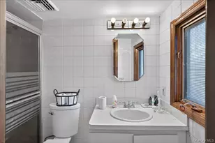 528 Lockwood Dr, Shirley, NY 11967 - Photo 16