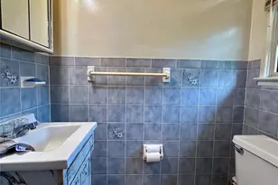 141-33 255th St, Rosedale, NY 11422 - Photo 14