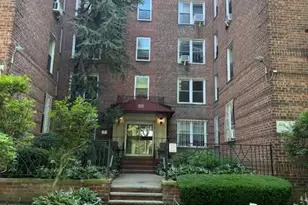 221 McDonald, Brooklyn, NY 11218 - Photo 2