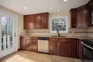 8 Debbie Ln, Lewisboro, NY 10518 - Photo 8
