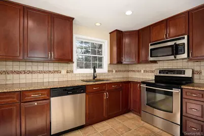 8 Debbie Lane, Lewisboro, NY 10518 - Photo 10