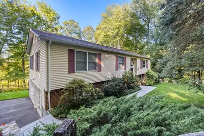8 Debbie Lane, Lewisboro, NY 10518 - Photo 2