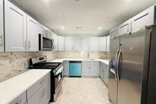 139-18 Lakewood Ave, Jamaica, NY 11435 - Photo 4