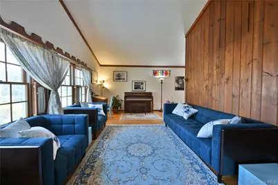 28 Dartmouth Drive, Smithtown, NY 11787 - Photo 8