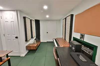 28 Dartmouth Drive, Smithtown, NY 11787 - Photo 30