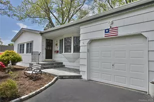 28 Dartmouth Dr, Smithtown, NY 11787 - Photo 4