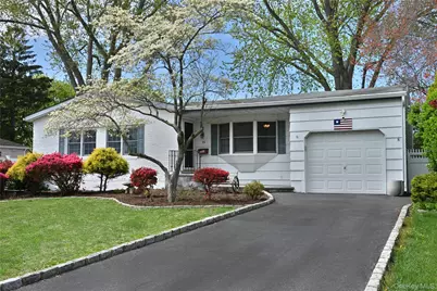 28 Dartmouth Drive, Smithtown, NY 11787 - Photo 2