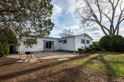 28 Dartmouth Drive, Smithtown, NY 11787 - Photo 8