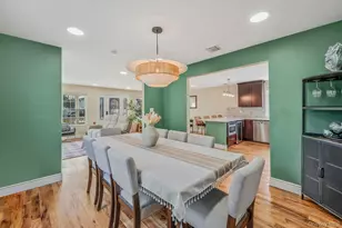 28 Vanderbilt Ave, Babylon, NY 11702 - Photo 10