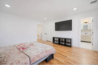 28 Vanderbilt Avenue, Babylon, NY 11702 - Photo 28