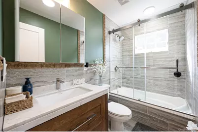 28 Vanderbilt Avenue, Babylon, NY 11702 - Photo 16