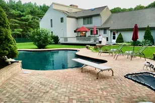 19 Carmen View Dr, Shirley, NY 11967 - Photo 4