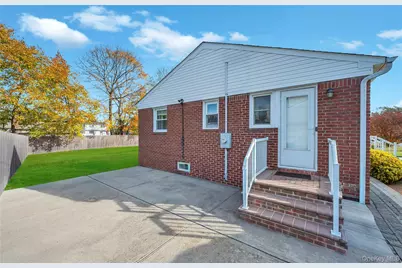 25 Flanders Place, West Babylon, NY 11704 - Photo 18