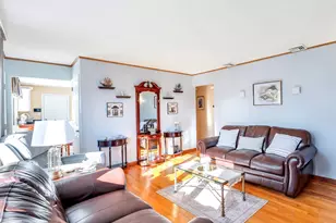 25 Flanders Pl, West Babylon, NY 11704 - Photo 2